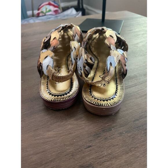 6/$25 L.J. Simone Brazilian Leather Sandals - Picture 5 of 6